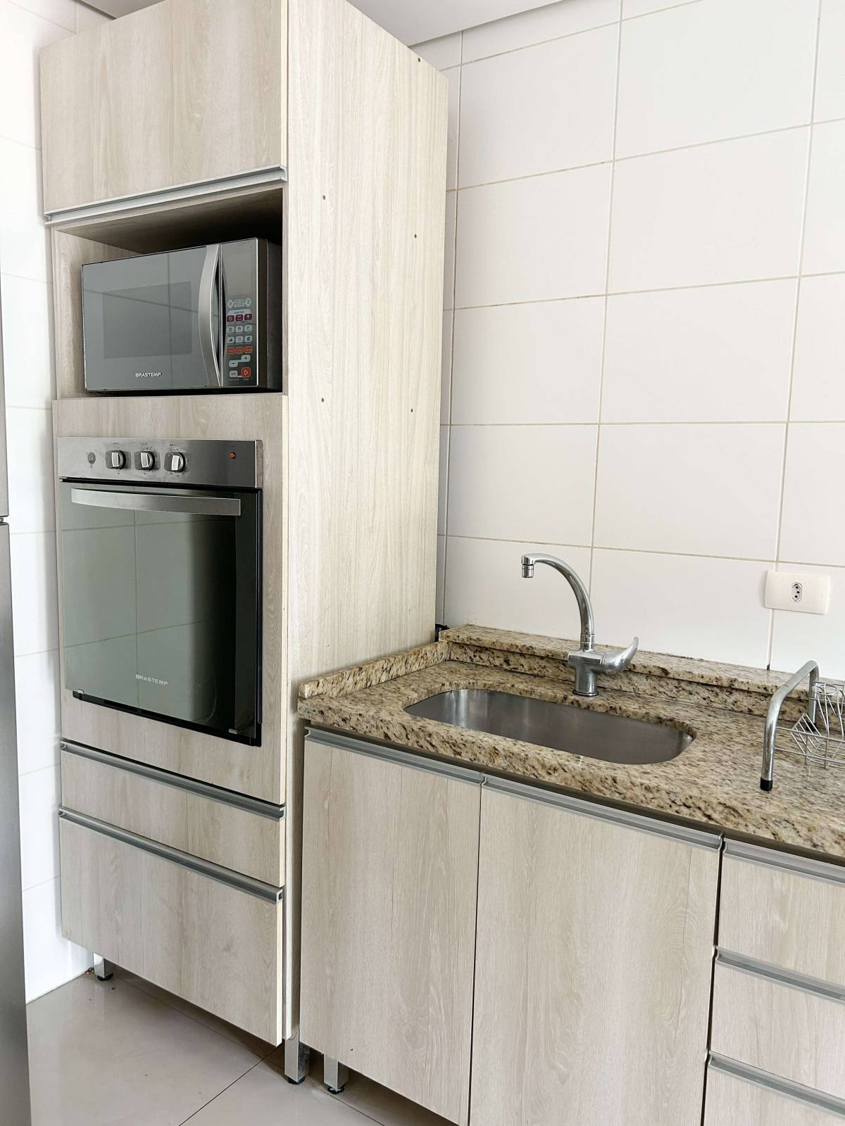  - Apartamento à venda, com 2 quartos, suíte, 2 vagas c/depósito