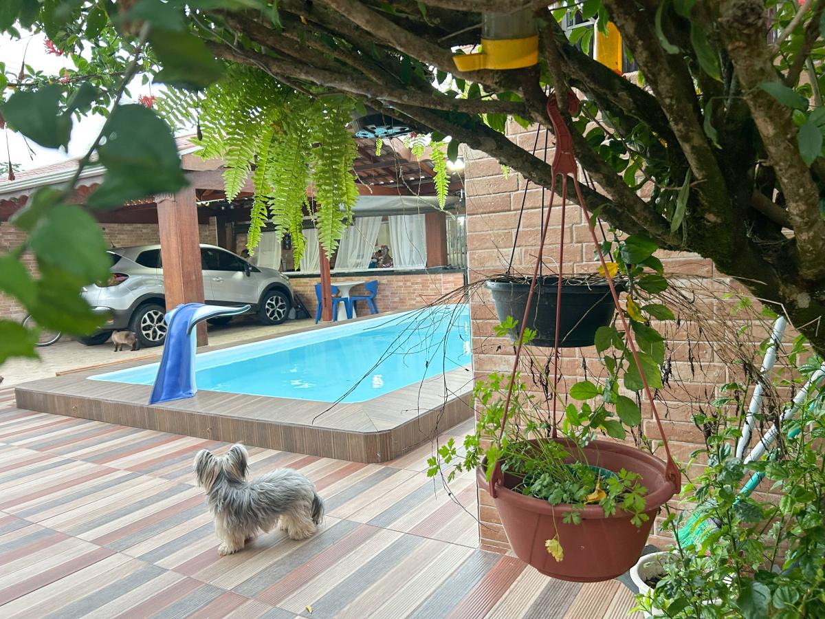 Casa à venda com 3 quartos, 250m² - Bom Retiro,Matinhos